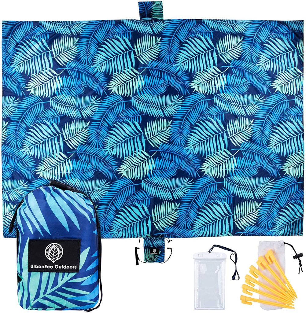 UrbanEco Lightweight Beach Blanket, Waterproof, Sandproof